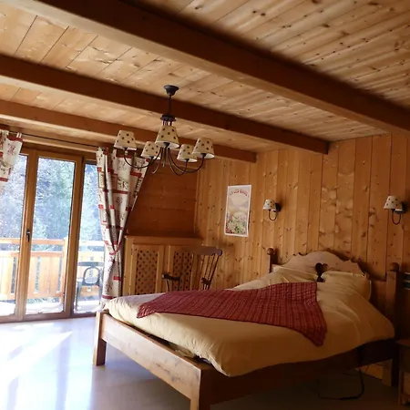 Auberge Des Eglantiers Flumet Buitenkant foto