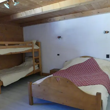 Auberge Des Eglantiers Flumet Buitenkant foto