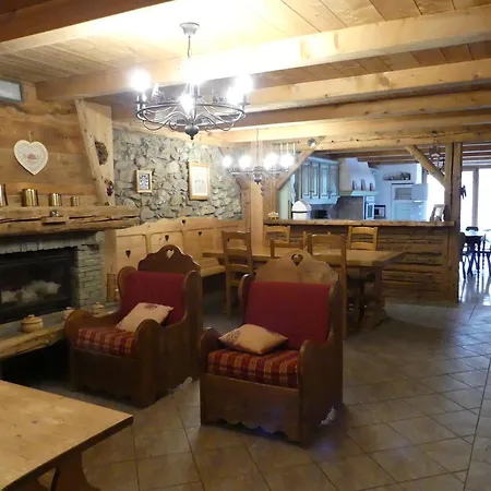 Auberge Des Eglantiers Flumet Buitenkant foto